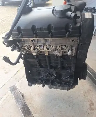 Volkswagen Transporter - Caravelle T5 Engine AXC