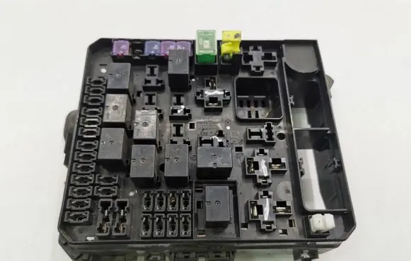 Mitsubishi Outlander Fuse module PR07400000