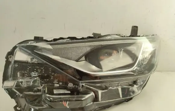 Toyota Auris E180 Headlight/headlamp 8115002K60 90070906