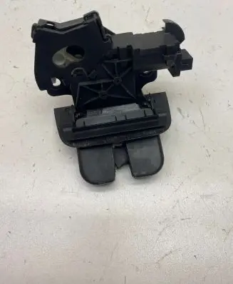 Audi A3 S3 A3 Sportback 8P Tailgate/trunk/boot lock/catch/latch 8P4827505C 8P4827520