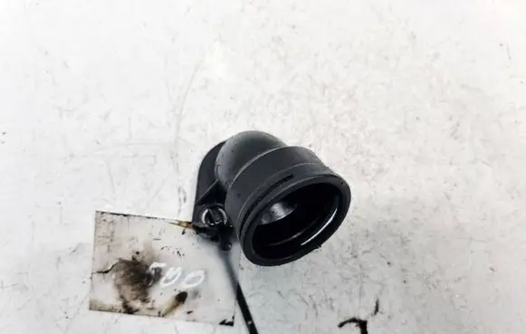 Volkswagen Golf III Engine coolant pipe/hose 028103111A