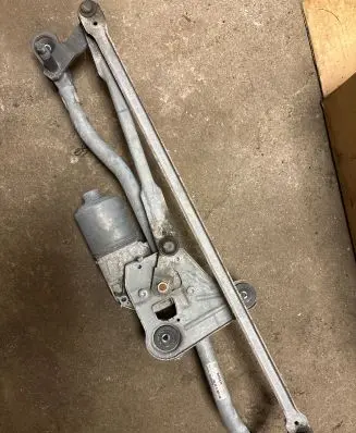 Volvo V60 Front wiper linkage and motor 30753493 1397220628