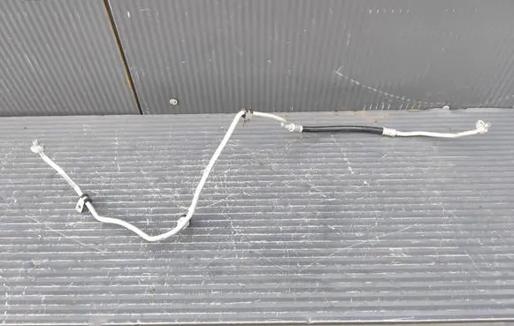 Dacia Sandero III Air conditioning (A/C) pipe/hose 924400644R
