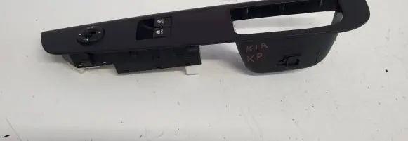 KIA Ceed Electric window control switch 1374728 823511H110