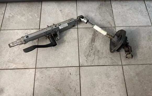 Volkswagen Amarok Steering wheel axle