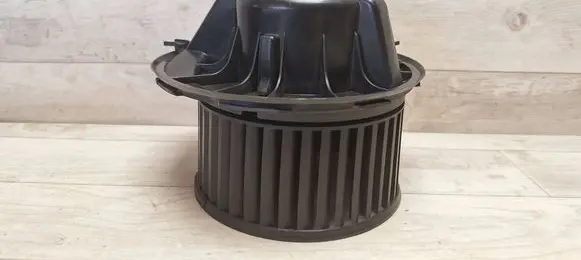 Volkswagen PASSAT B6 Heater fan/blower