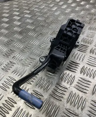 Toyota RAV 4 (XA50) Accelerator throttle pedal 7811042070 2701000080 04001A0085J