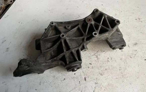 Generator/alternator bracket