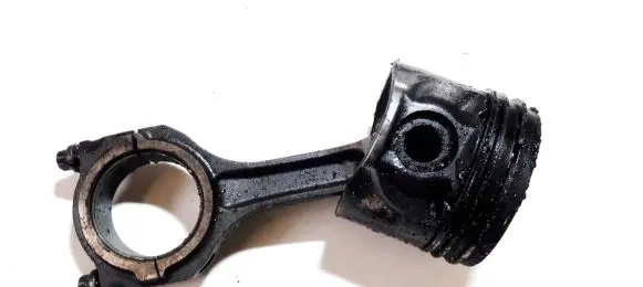 Ford Focus Piston with connecting rod
