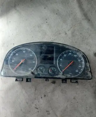 Volkswagen Touran I Speedometer (instrument cluster) 1T0920962A V0003000 VWZ7Z0E2226322