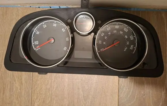 Opel Antara Speedometer (instrument cluster) 95194763