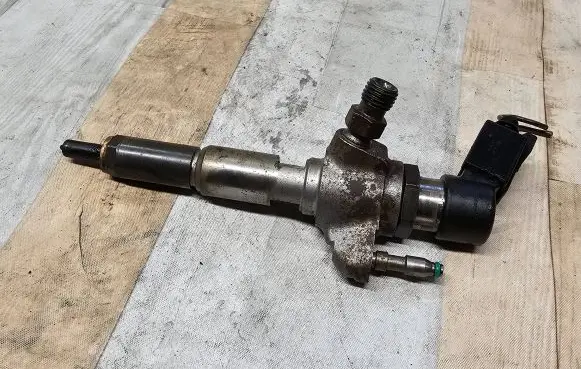 Ford Focus C-MAX Fuel injector REAV6Q9F593AD