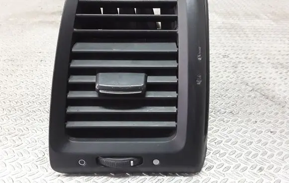 Honda Accord Dashboard side air vent grill/cover trim E6165131100