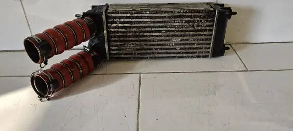 Peugeot RCZ Intercooler radiator 9674041380 IA2049 M154601A