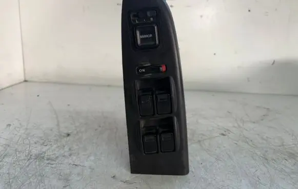 Honda Accord Electric window control switch 0504U5080C17