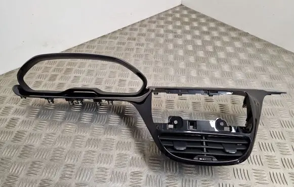 Dash center air vent grill