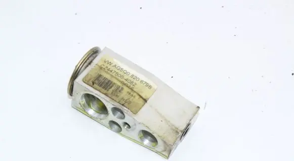 Volkswagen Golf VII Air conditioning (A/C) expansion valve 5Q0820679B