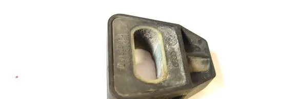 Radiator mount bracket