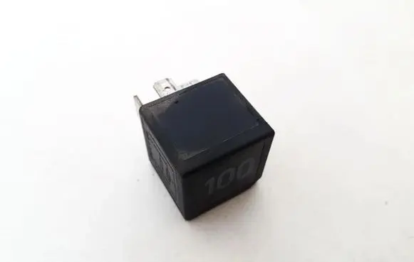 Volkswagen PASSAT B4 Other relay 7m0951253a