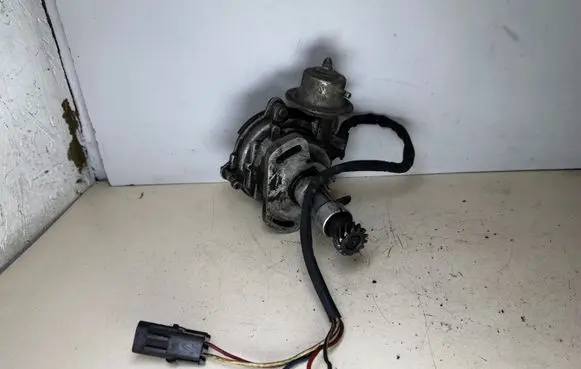 Nissan Stanza Spark distributor 22100D3315 22100 D3315