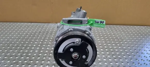 Volkswagen Golf VI Air conditioning (A/C) compressor (pump) 1K0820808D
