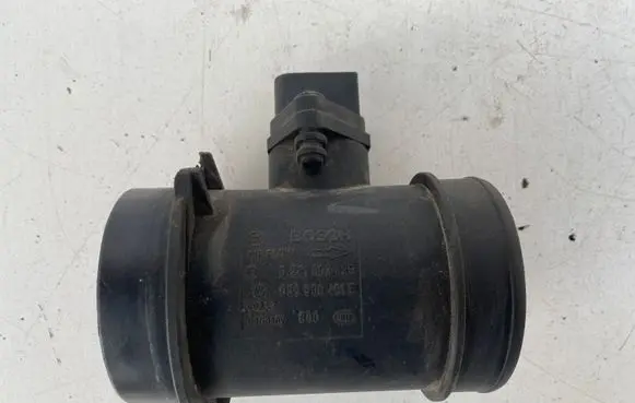 Audi A6 S6 C5 4B Mass air flow meter 059906461E