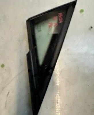 Seat Ibiza IV (6J,6P) Front door vent window glass four-door 31