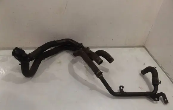 Volkswagen Touran I Engine coolant pipe/hose
