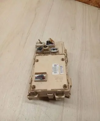Toyota Avensis T250 Fuse module 82641