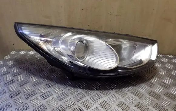 Hyundai ix35 Headlight/headlamp 921022Y