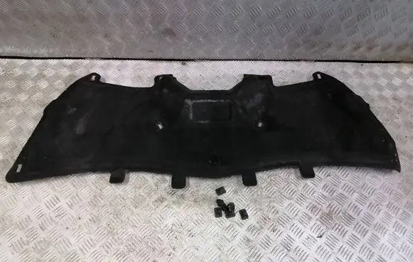Engine bonnet/hood sound/heat insulation