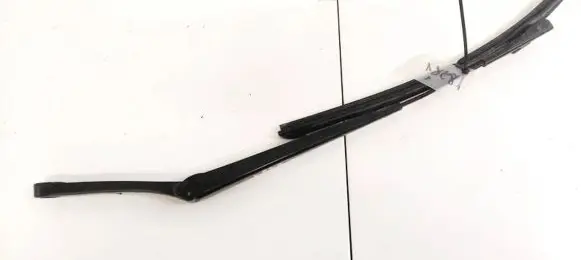 Skoda Octavia Mk2 (1Z) Front wiper blade arm 1Z1955409A