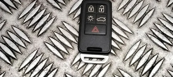 Volvo V70 Ignition key/card 