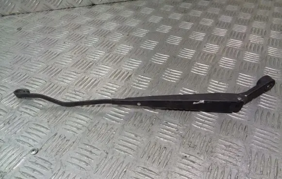 Suzuki Grand Vitara I Front wiper blade arm