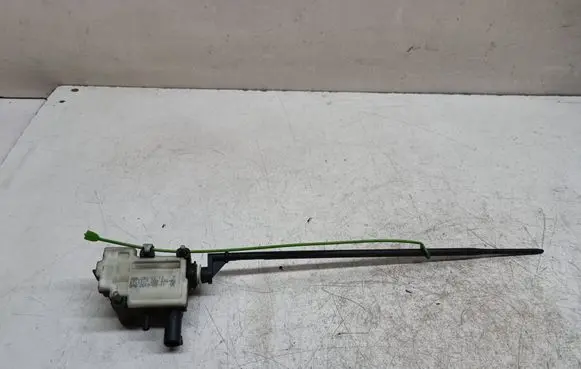 BMW 5 F10 F11 Fuel tank cap lock 7200674
