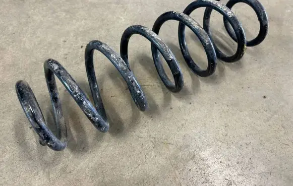 Volkswagen Golf IV Rear coil spring