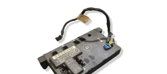 Mercedes-Benz C W203 Door control unit/module 2038205626 351324 2038305626