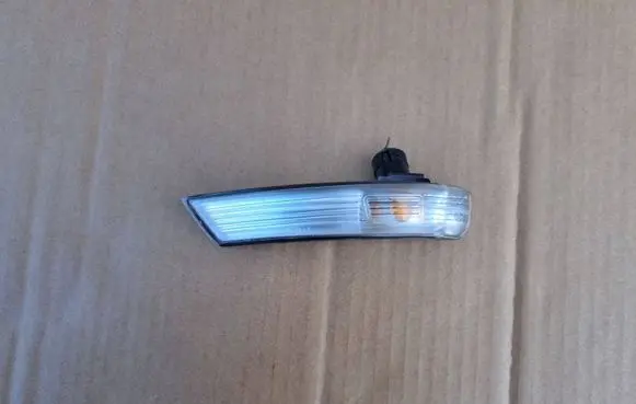 Ford Focus Mirror indicator light 8M5113B381AB