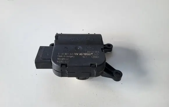 Volkswagen PASSAT B7 A/C air flow flap actuator/motor 