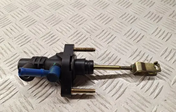 Clutch master cylinder