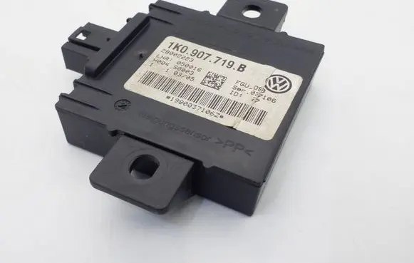 Skoda Fabia Mk2 (5J) Alarm control unit/module 1K0907719B 28002223