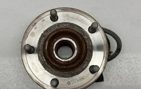 Chrysler Pacifica Front wheel bearing hub 906AA47439 3130AGT34