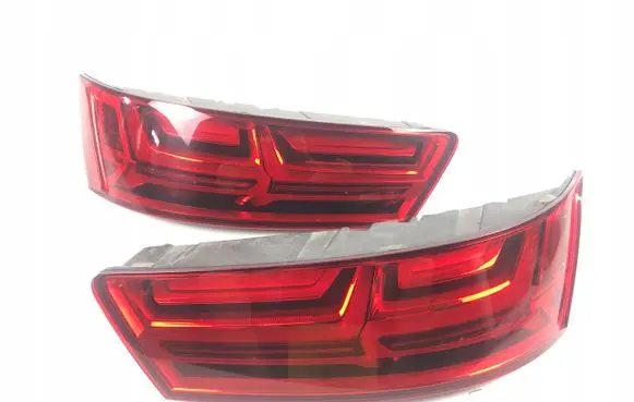 Audi Q7 4M Rear/tail lights set 4M0945093E