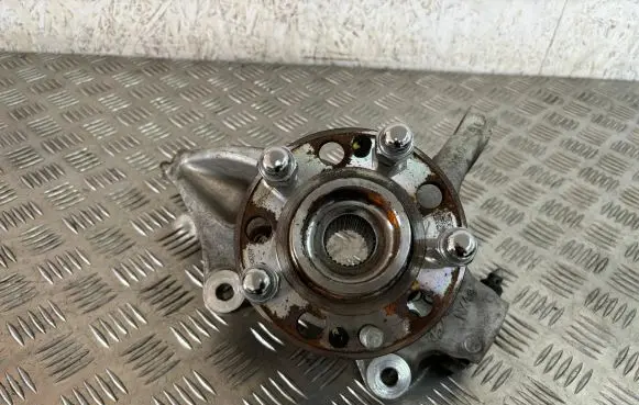 Hyundai Tucson IV NX4 Front wheel hub