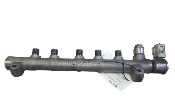 Volvo V60 Fuel main line pipe 31303612