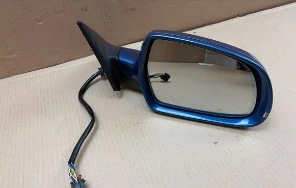 Audi A5 8T 8F Front door electric wing mirror E1021053