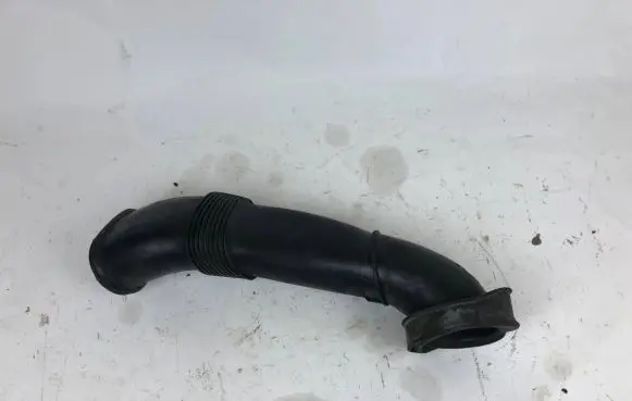 Audi Q7 4L Air intake duct part 7L6128752B 7L6178609