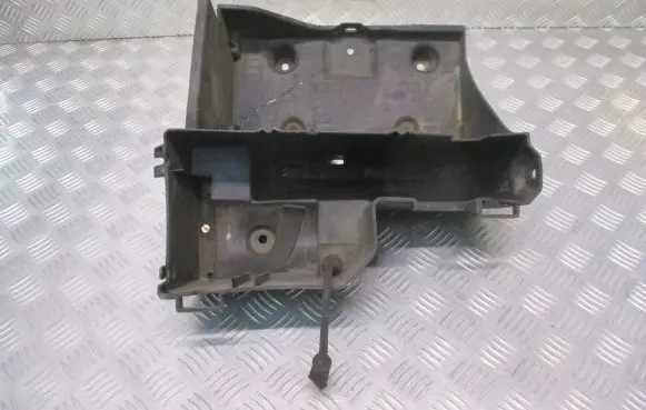 Land Rover Discovery Battery box tray 
