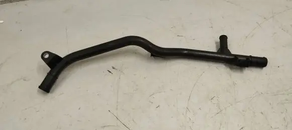 Audi Q2 - Engine coolant pipe/hose 04c121070b