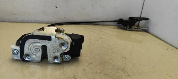 Citroen C-Crosser Front door lock 07024A